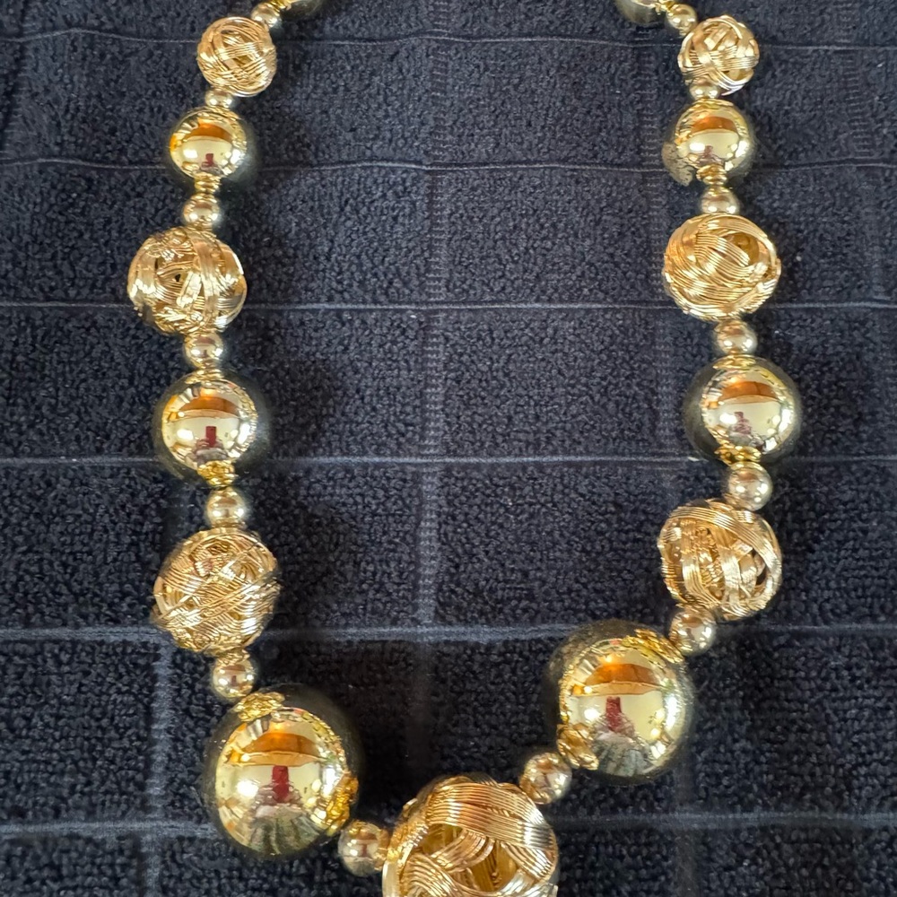 Elegant Gold Beaded Necklace